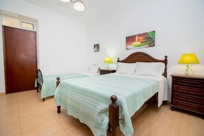 1 chambre, fer et planche à repasser, Wi-Fi gratuit, draps fournis