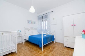 Ferros/tábuas de passar roupa, Wi-Fi de cortesia, roupa de cama