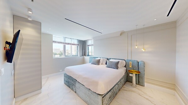 4 habitaciones, caja de seguridad en la habitación y escritorio 