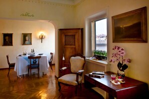 Dining - PONTE VECCHIO VIEW FLORENCE (Firenze)