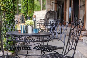 Outdoor dining - 5 car o/s forecourt - detached 4 bedroom - Views! (Bath)