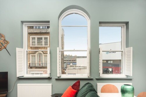 St James Apartment - Central Location