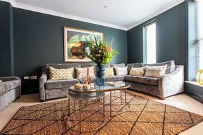 TV, offices - Celebration House - Sleeps 13 - Bath (Bath)