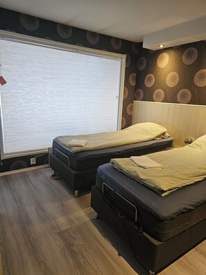 4 chambres, fer et planche à repasser, Wi-Fi, draps fournis