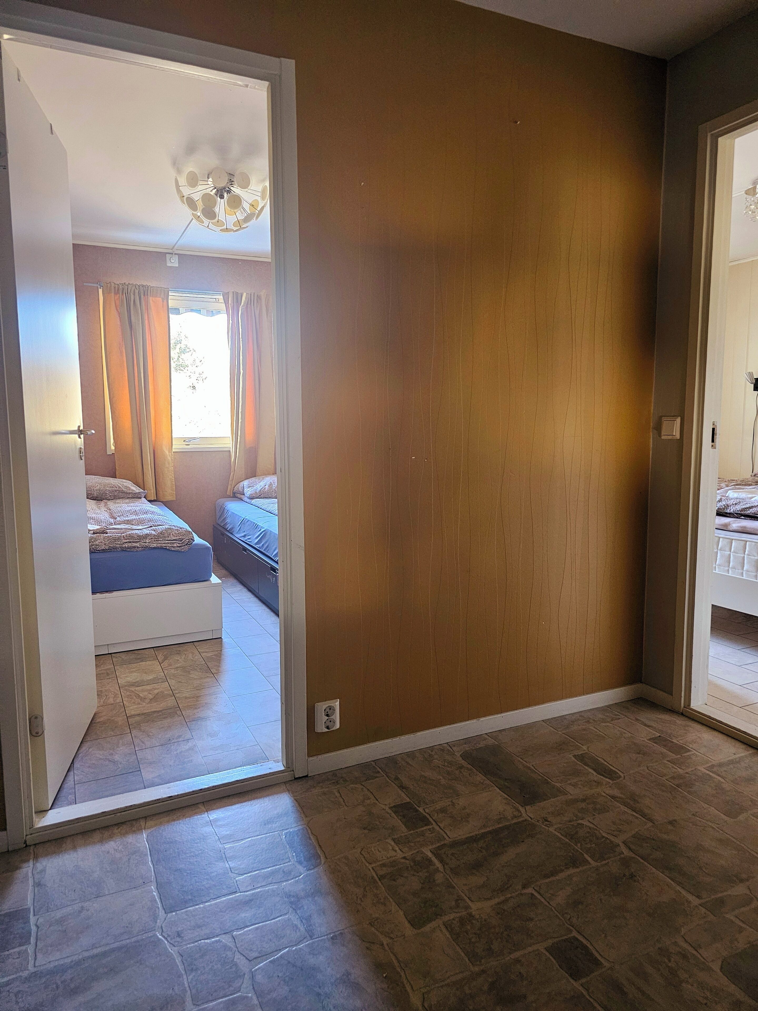 4 多间卧室、熨斗/熨衣板、WiFi、床单