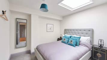 1 bedroom, iron/ironing board, travel crib, WiFi