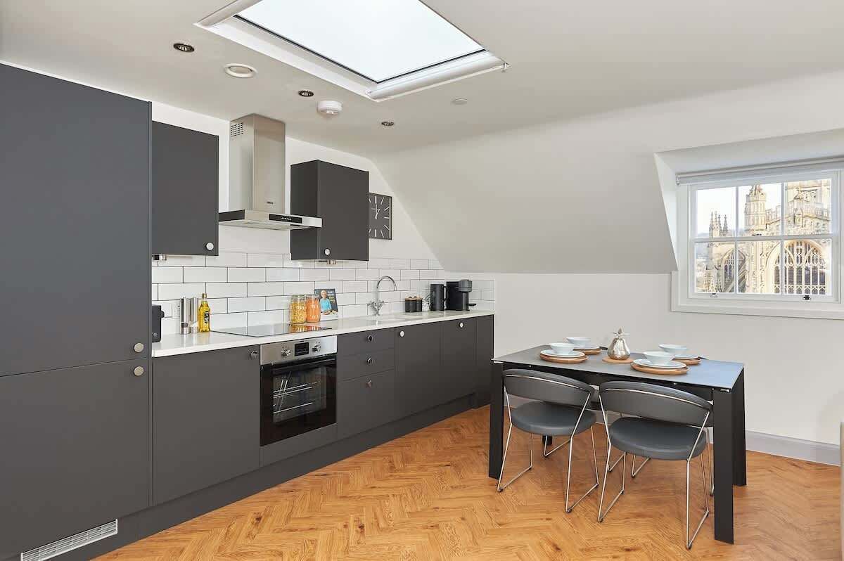 Fridge, oven, dishwasher, coffee/tea maker