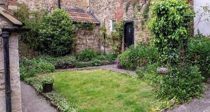House in Pretty Beckington, Near Bath & Frome