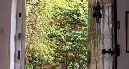 House in Pretty Beckington, Near Bath & Frome