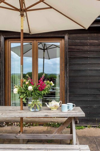 Beautiful Box Hill Lodge