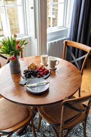 تناول الطعام