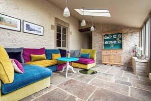 Fernseher, Kamin, Arbeitsbereiche