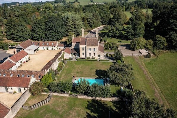 Exterior - Stunning, historic family house with swimming pool (Bath)