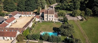 Stunning, historic family house with swimming pool