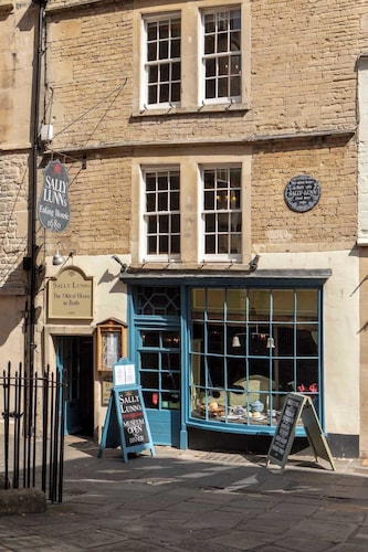 Chez Nous - central Maisonette - Bath Surrounds