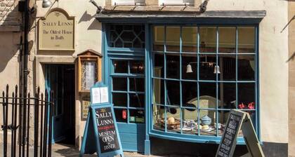 Chez Nous - central Maisonette - Bath Surrounds