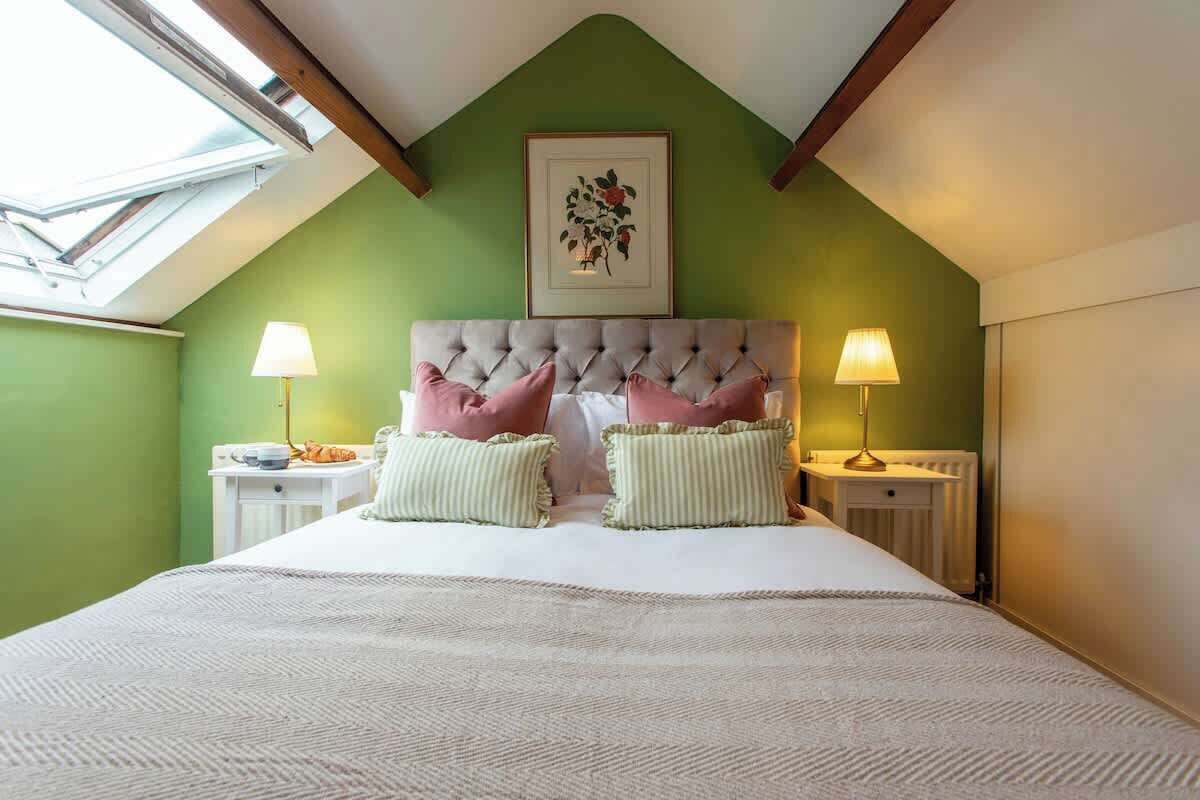 2 bedrooms, iron/ironing board, travel crib, WiFi