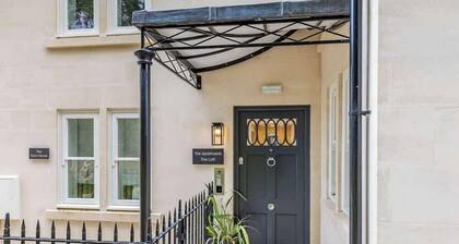 Luxurious city Gem - private free parking