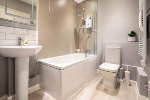 淋浴設備、風筒、提供毛巾