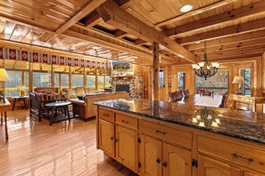 Interior - Mountainside Stay for 12 w/Hot Tub & Mtn Views (Sevierville)