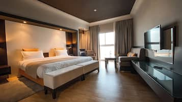Phòng đôi Premium | Bộ đồ giường cao cấp, két bảo mật tại phòng