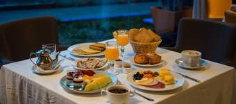 Mira Palace Hotel
