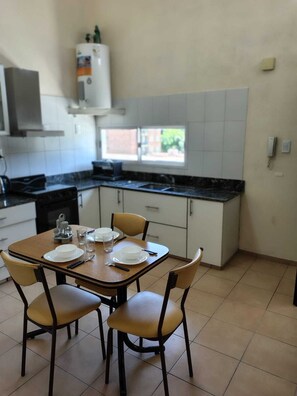 Private kitchen - 2 ambientes con Rooftop en Villa Luro (Villa Luro)