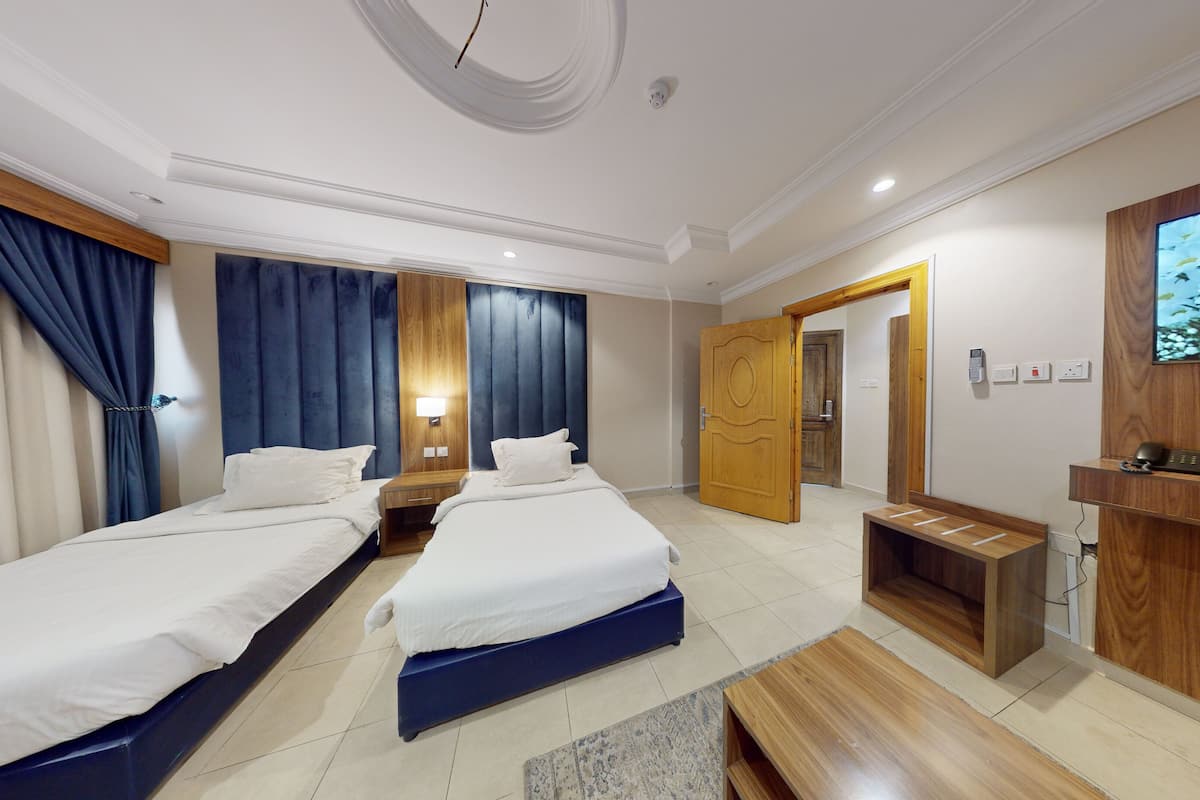Basic Apartment | 2 bilik tidur, langsir/tirai gelap terus, kalis bunyi