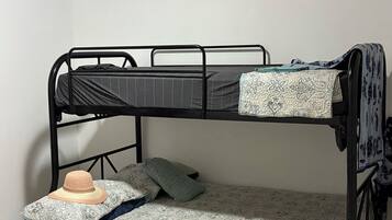 2 bedrooms, WiFi, bed sheets