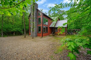 Exterior - Stardust Hollow-families-pool table-outdoor luxury (Broken Bow)