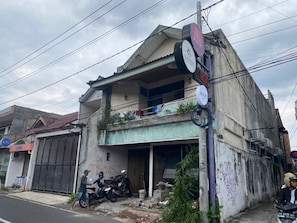 Front of property - Hotel O Griya Mbah Rono (Yogyakarta)