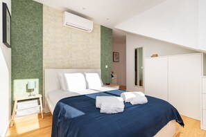 1 bedroom, bed sheets