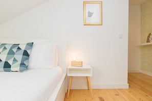 1 bedroom, bed sheets