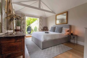 2 soverom, strykejern/-brett, reiseseng for barn og wi-fi