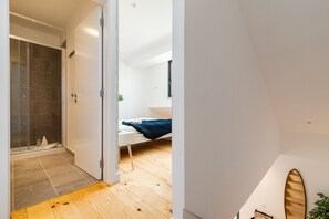 Douche, serviettes fournies