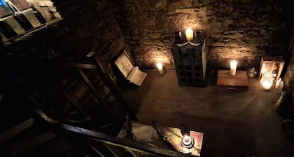 Remodelled historical house w/ 17th century tower. Pet friendly. Boardgames!