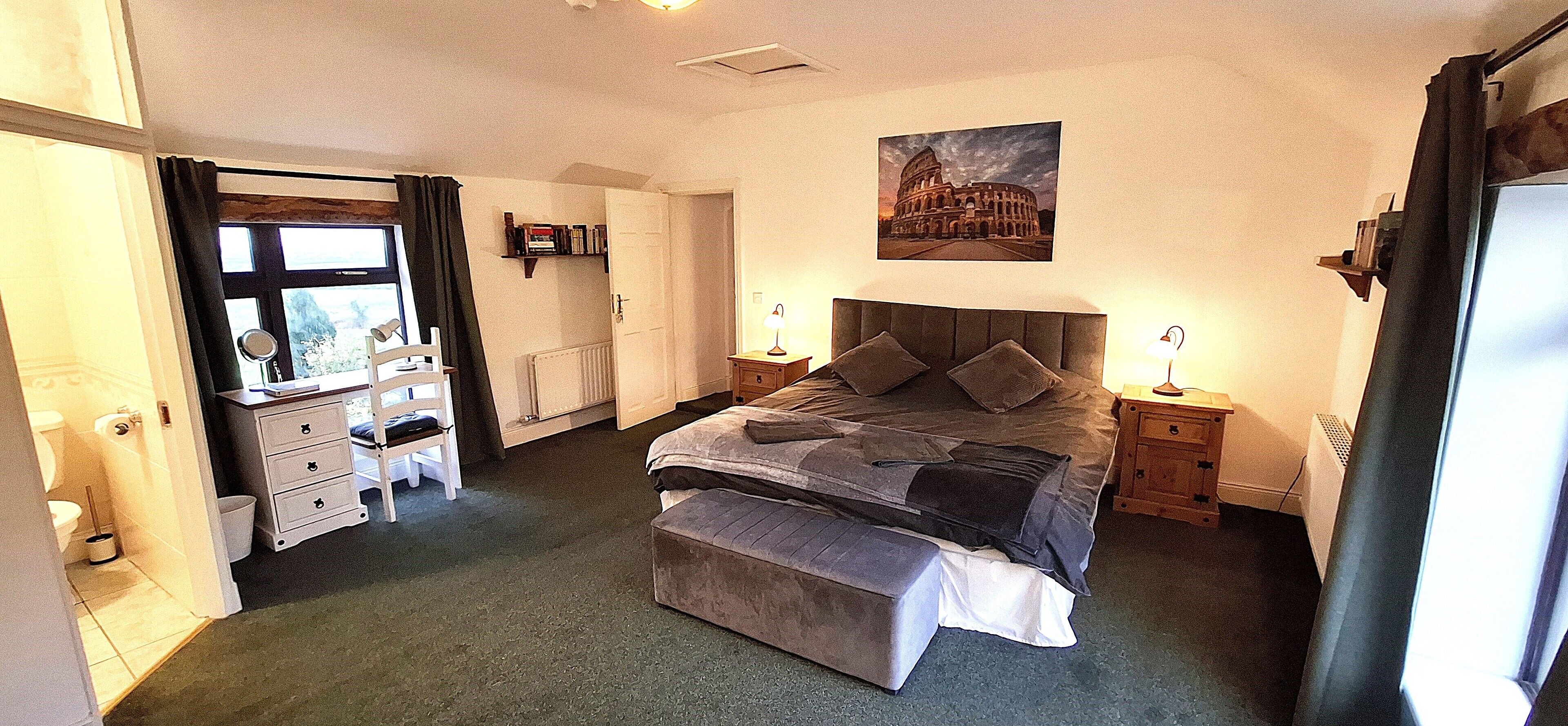 3 bedrooms, desk, iron/ironing board, WiFi