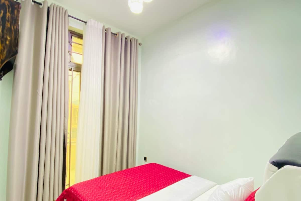 Standard Room, Balcony, Mountain View | In-room safe, desk, iron/ironing board, free WiFi