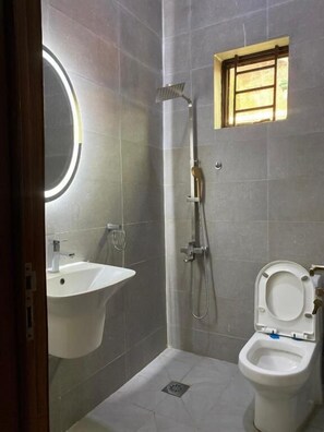 Slippers, towels, soap, toilet paper - Ivy Resort (Gisenyi)