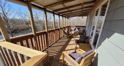 Prince Edward County Pond-Side Getaway! Family-friendly private oasis!