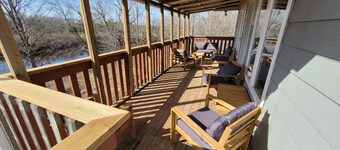 Prince Edward County Pond-Side Getaway! Family-friendly private oasis!