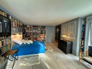 4 Schlafzimmer, Schreibtisch, kostenloses WLAN, Bettwäsche