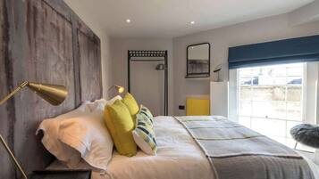 3 bedrooms, iron/ironing board, travel cot, WiFi