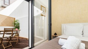 1 bedroom, bed sheets