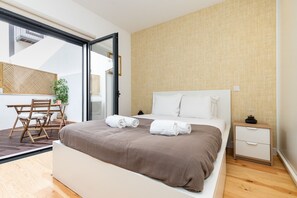 1 bedroom, bed sheets