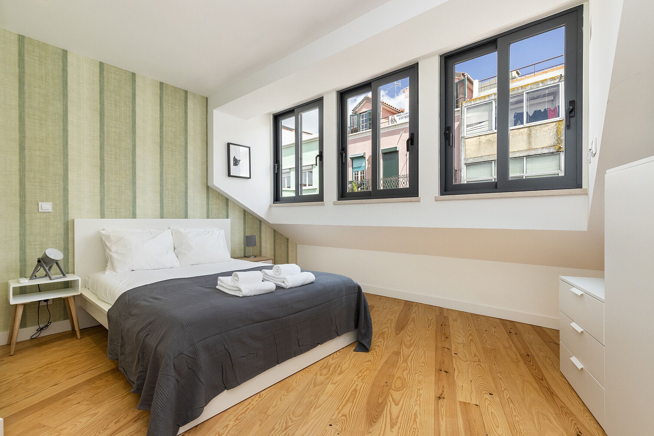 1 bedroom, bed sheets