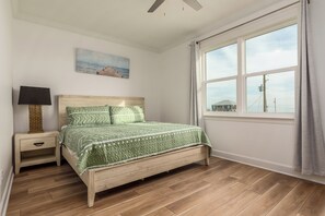 5 bedrooms, internet, bed sheets - Beautiful C's - 5/5, bayfront, private pool, sleeps 20 (Dauphin Island)