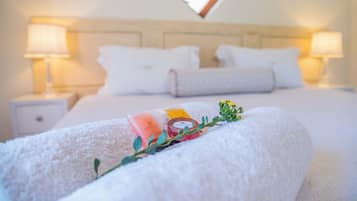 Classic Double Room, 1 King Bed, Garden View, Garden Area