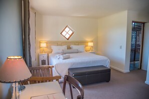 Classic Double Room, 1 King Bed, Garden View, Garden Area