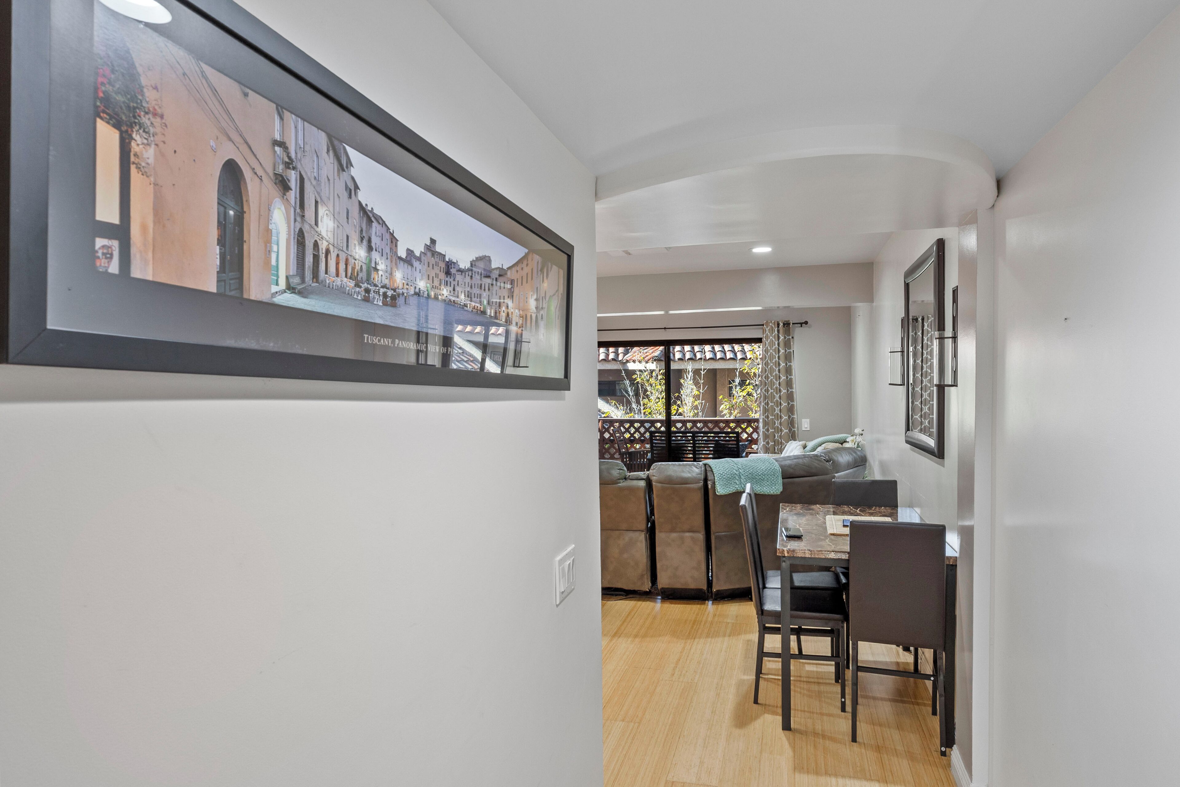 C53: Bahia Vista Stylish Condo, A/c, Newly Remodeled, King Bed, Wifi,  And Bbq - Avalon, CA